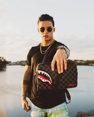 HENNY AIIR TO THE THRONE TOILETRY BAG
